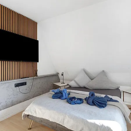 Domus Lux 404 *